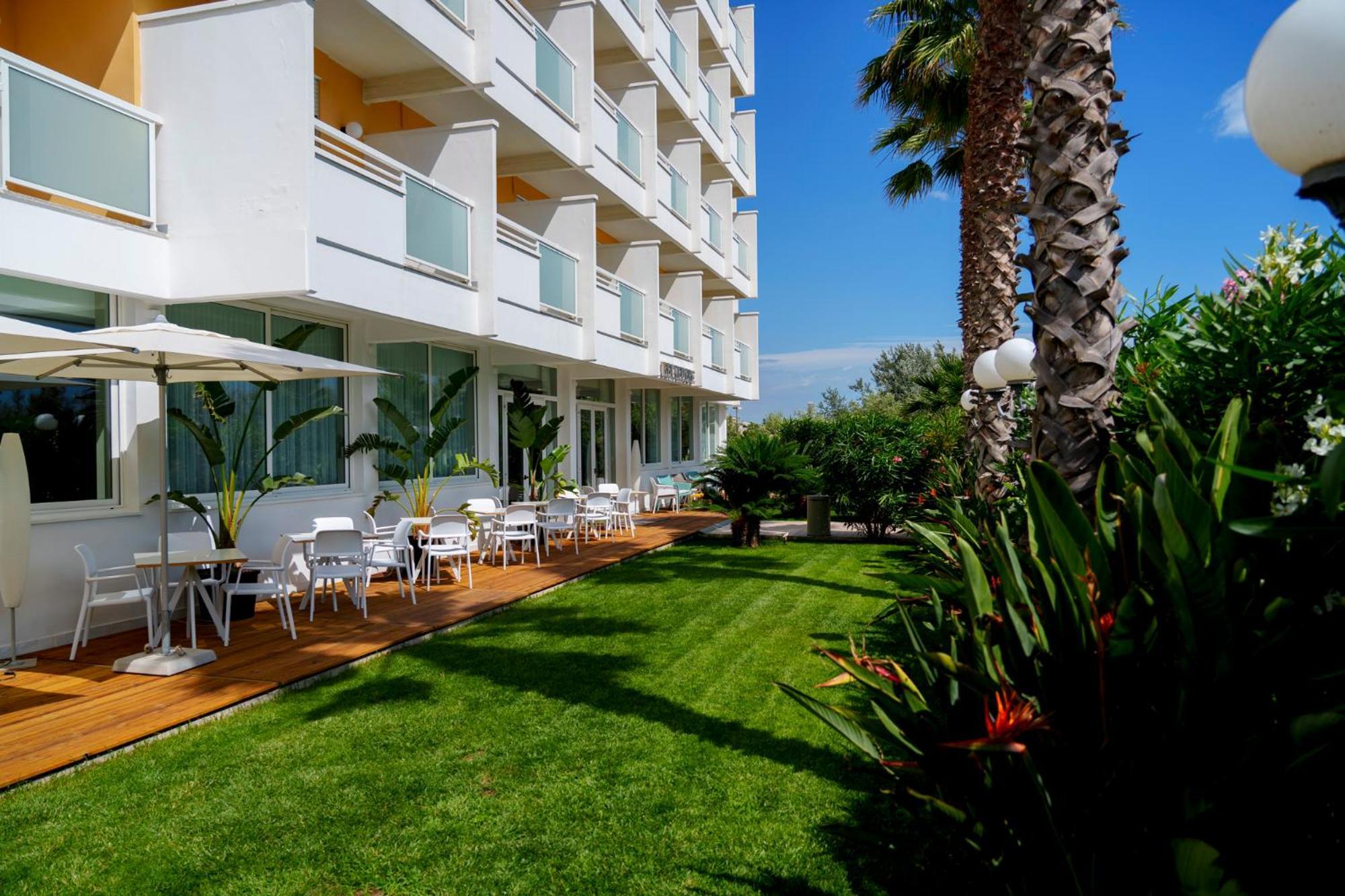 Hotel Belvedere Martinsicuro Exterior foto
